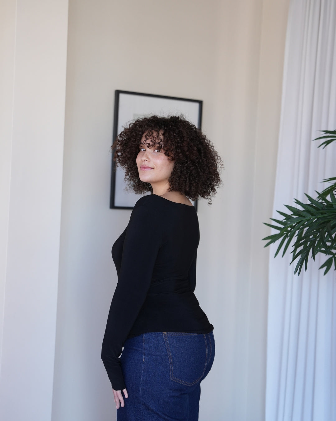 M | Black Boat Neck Top