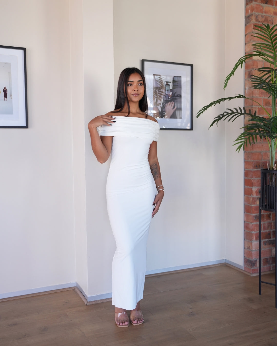 M | Cream Off-shoulder Bardot Sculpted Dress