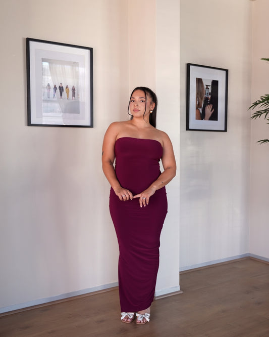 M | Dark Maroon Strapless Dress with Keyhole Cut-Out