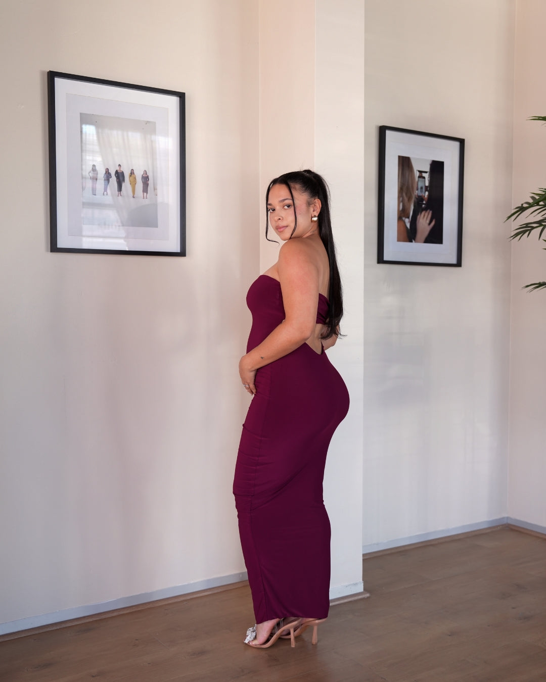 M | Dark Maroon Strapless Dress with Keyhole Cut-Out