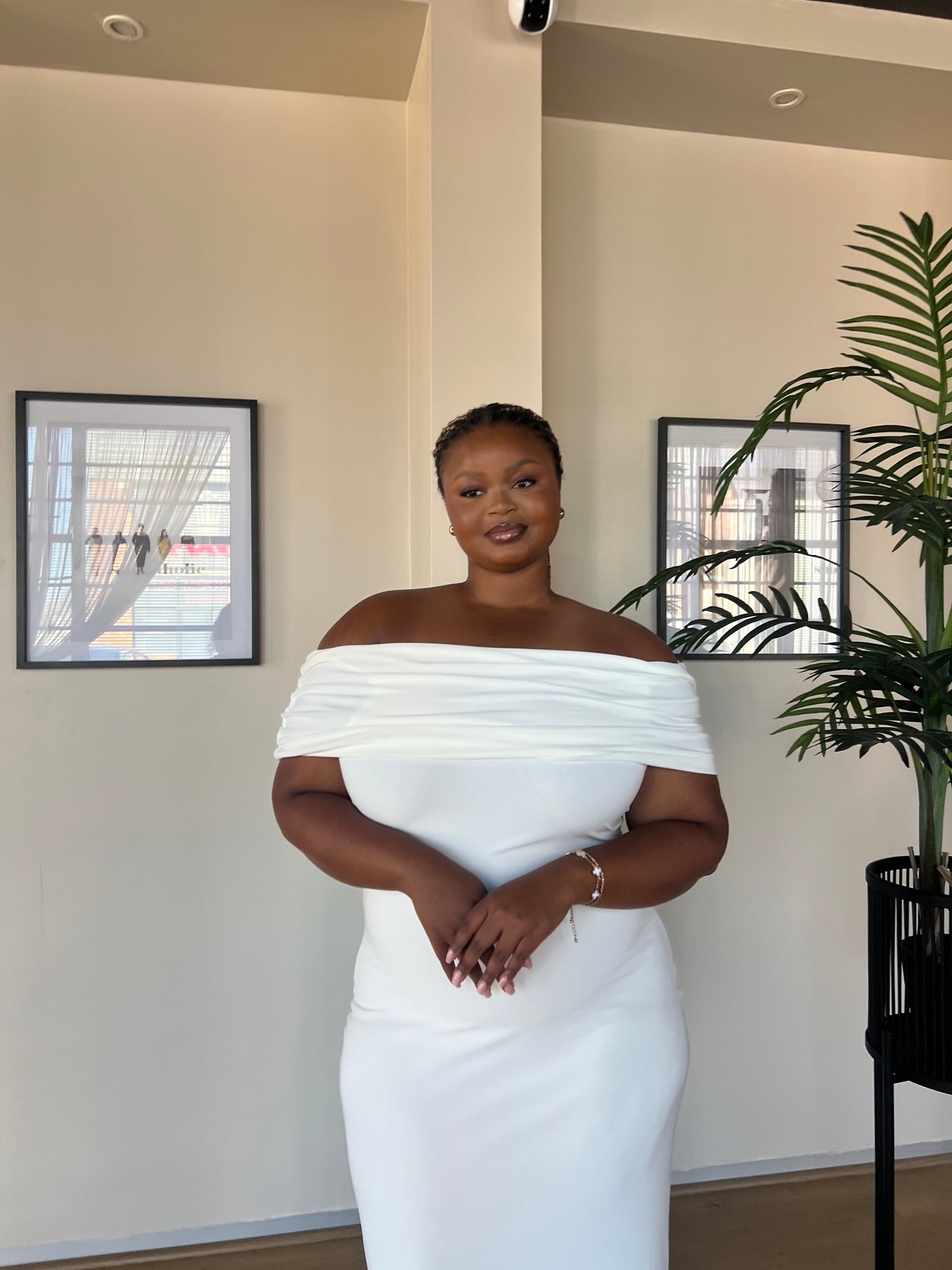 M | Cream Off-shoulder Bardot Sculpted Dress