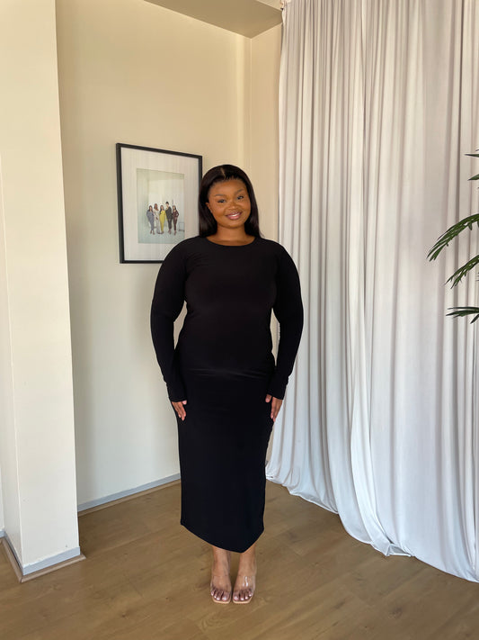 XL | Black Crew-Neck Sculpted Dress with Long Sleeves