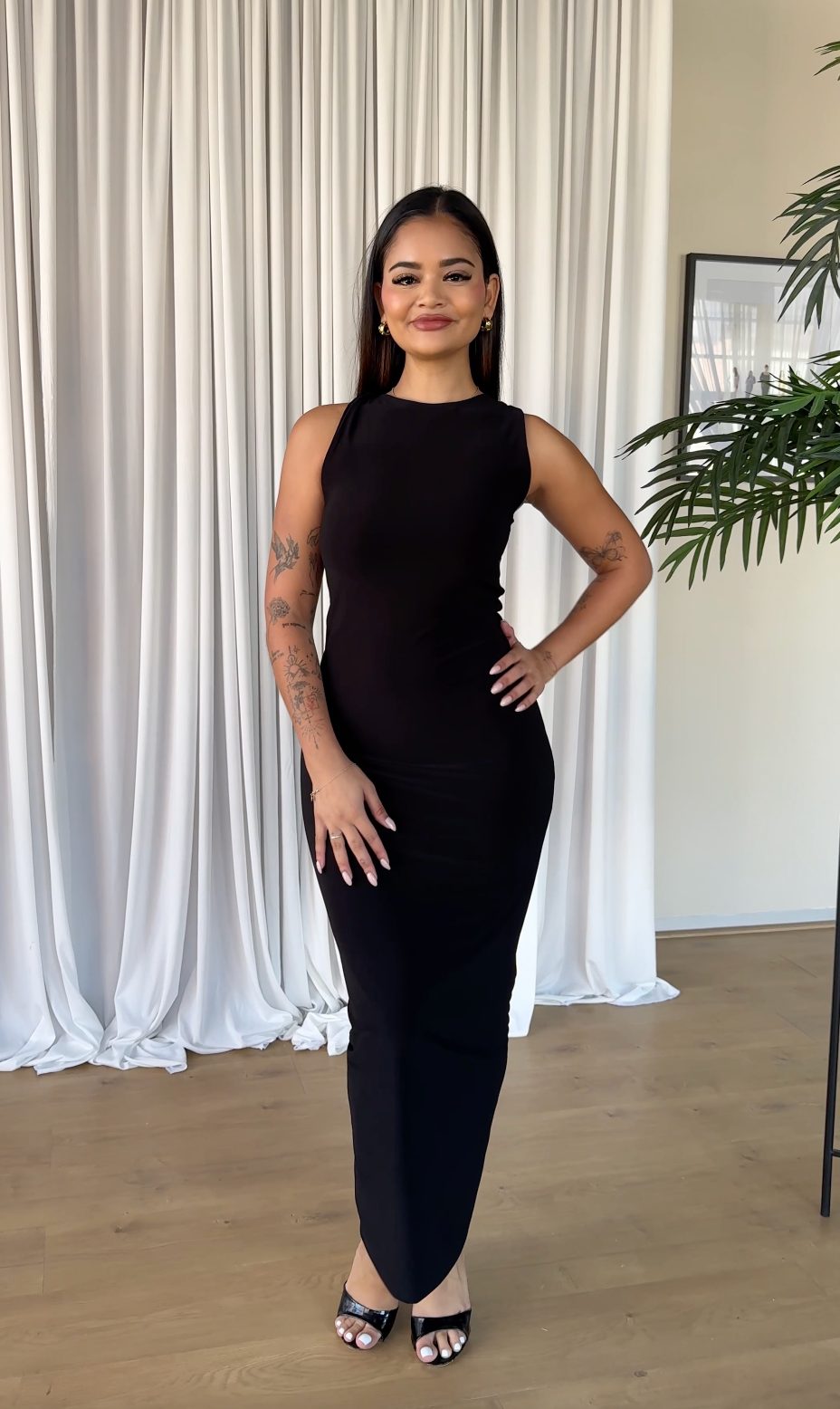 S | Black Twisted Halter Neck Dress