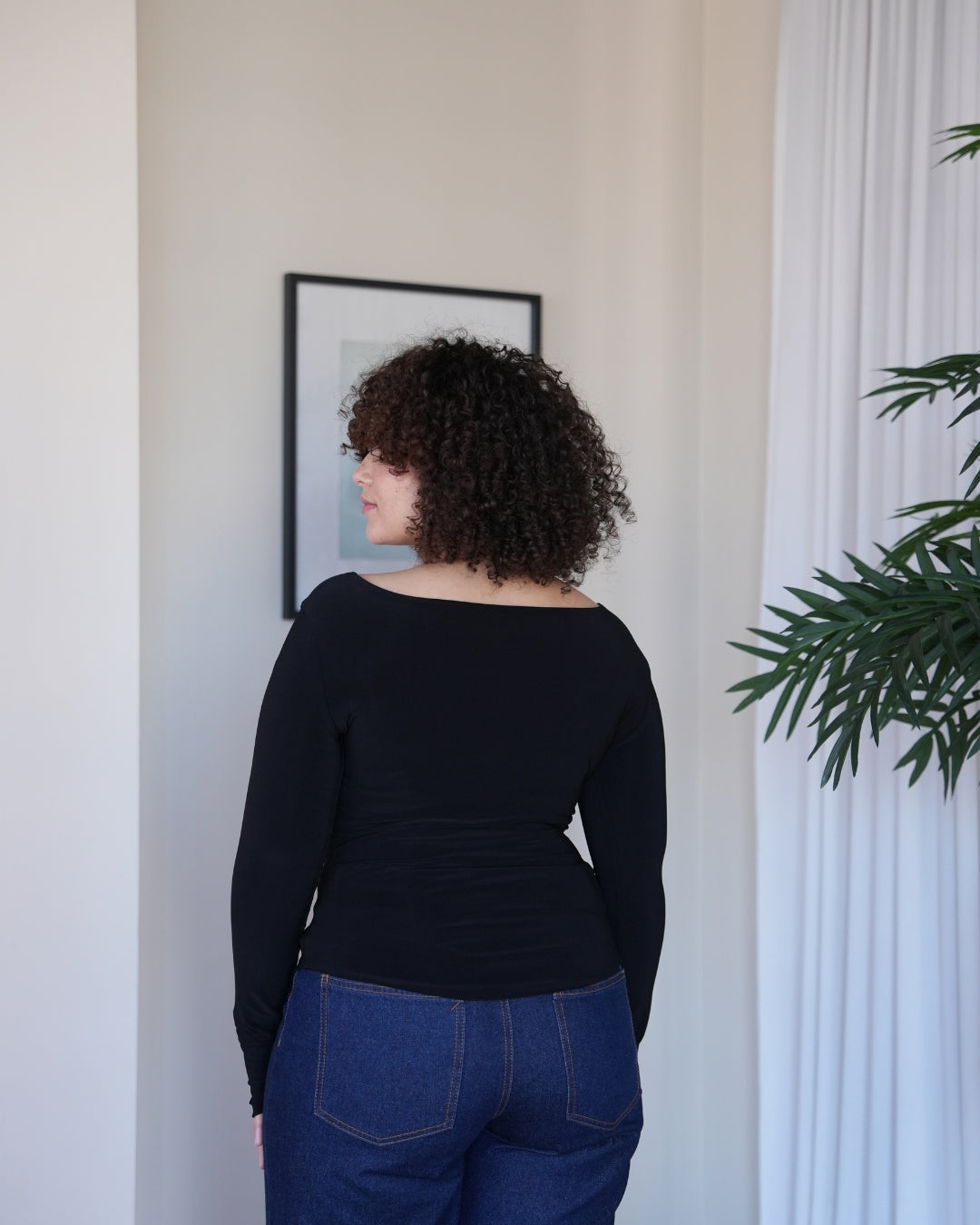 M | Black Boat Neck Top