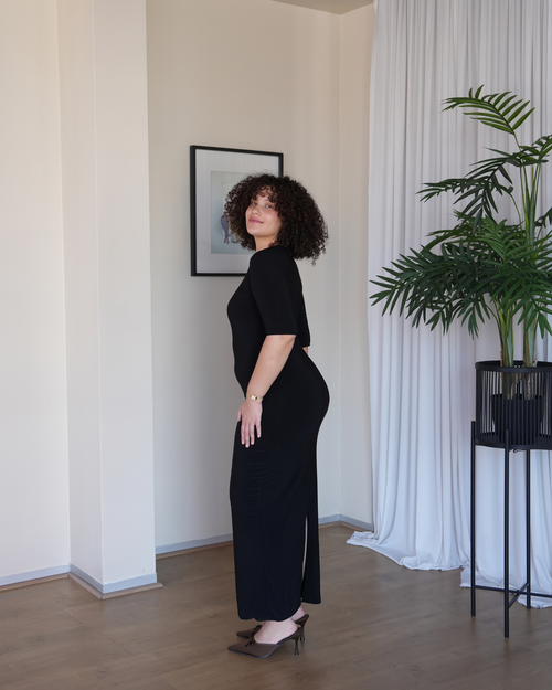 Black Crew-Neck Sculpted Dress with Short Sleeves