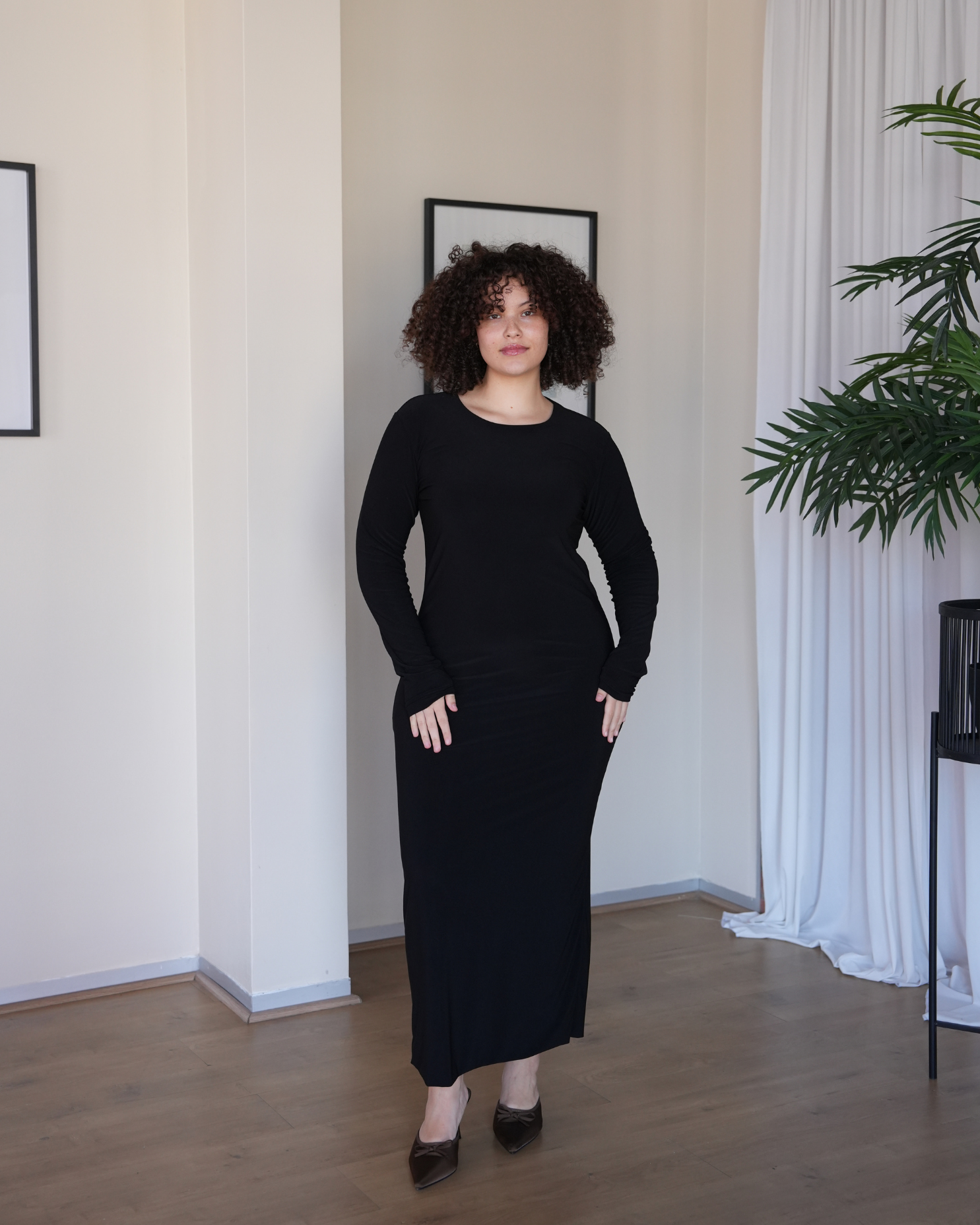 Black Crew-Neck Sculpted Dress with Long Sleeves
