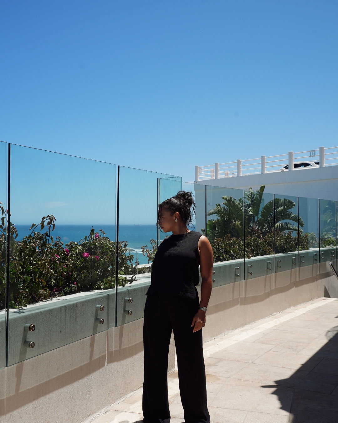 L | Black Crinkle Sleeveless Top