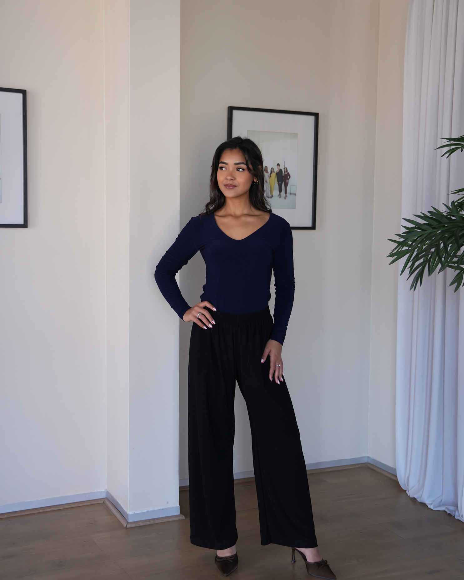 L | Navy Blue V-Neck Long Sleeved Top